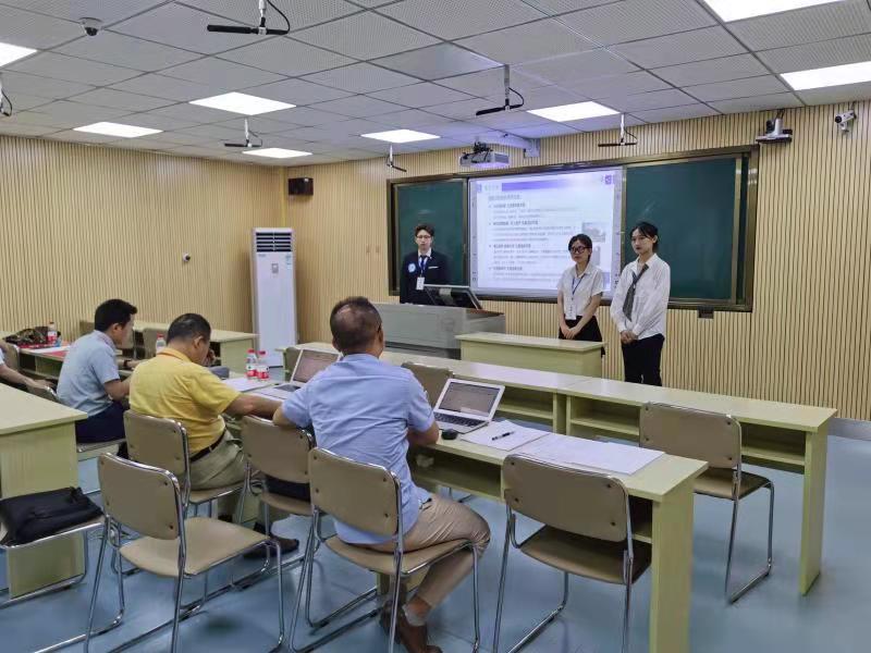 我校第七届中国国际“互联网+”大学生创新创业大赛校级赛（项目路演）顺利举行