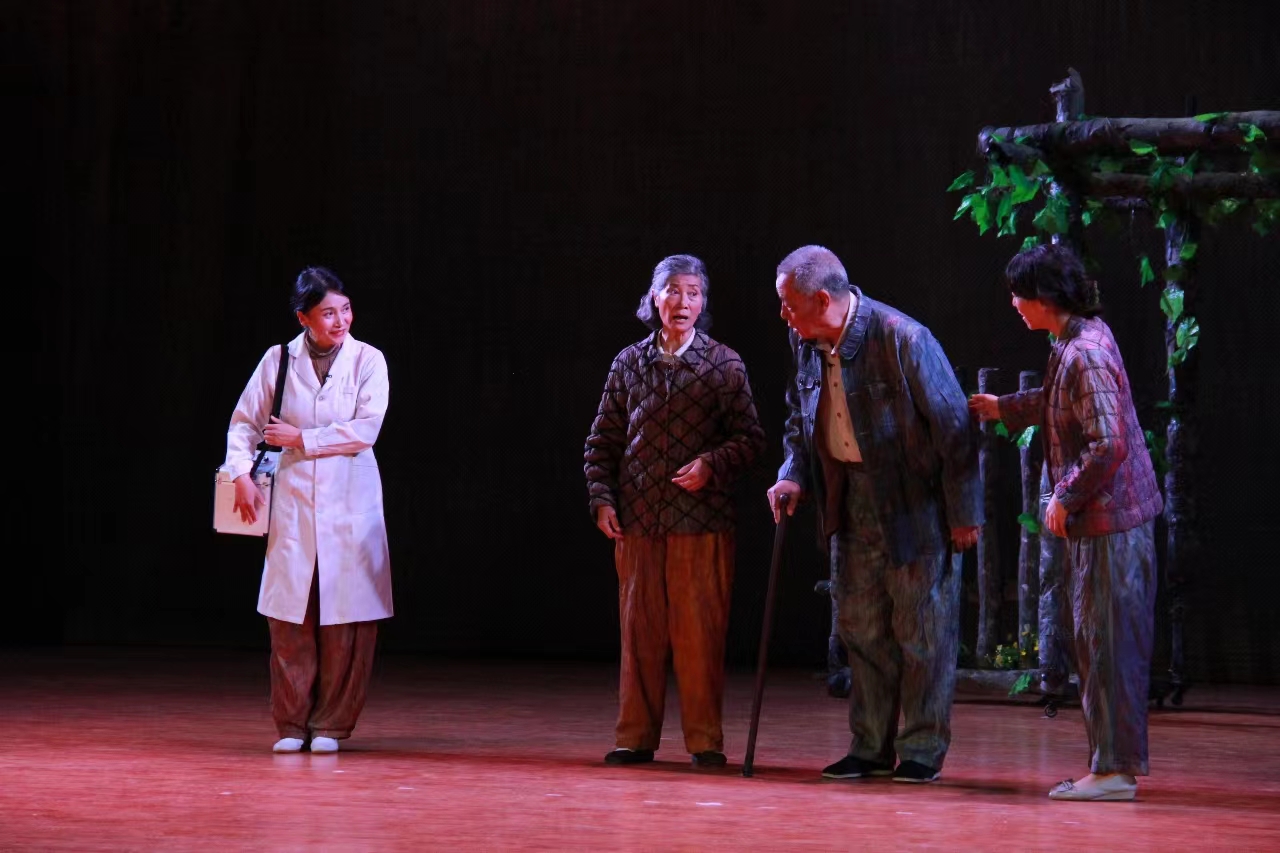 2023年国家高雅艺术进校园——话剧《生命如歌》在我校隆重上演