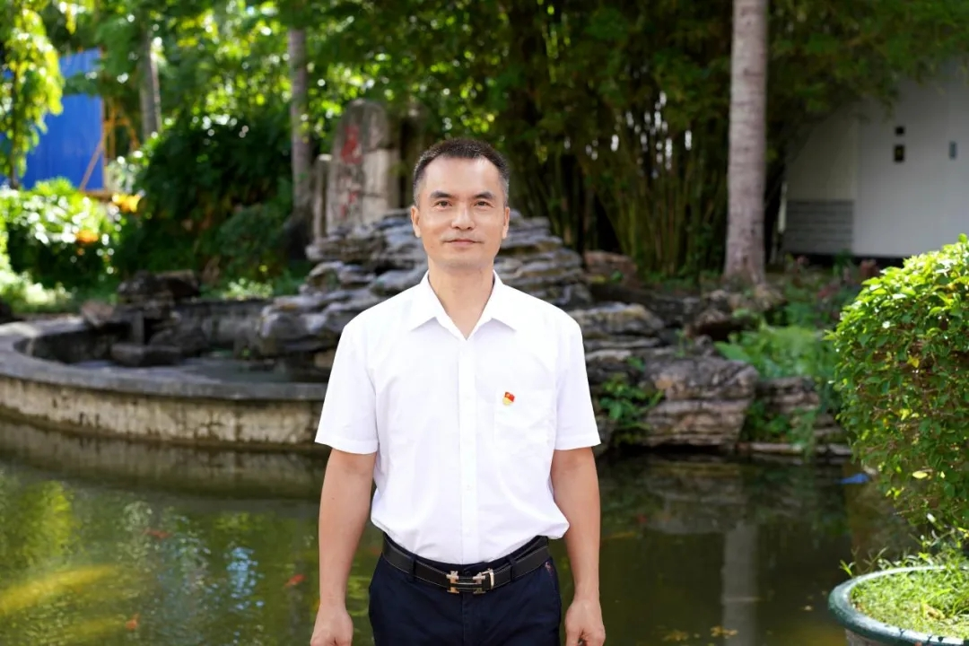 【75周年校庆专题】我在海南当老师｜吴天忠：二十五载深耕讲台，近万日夜育人赋能