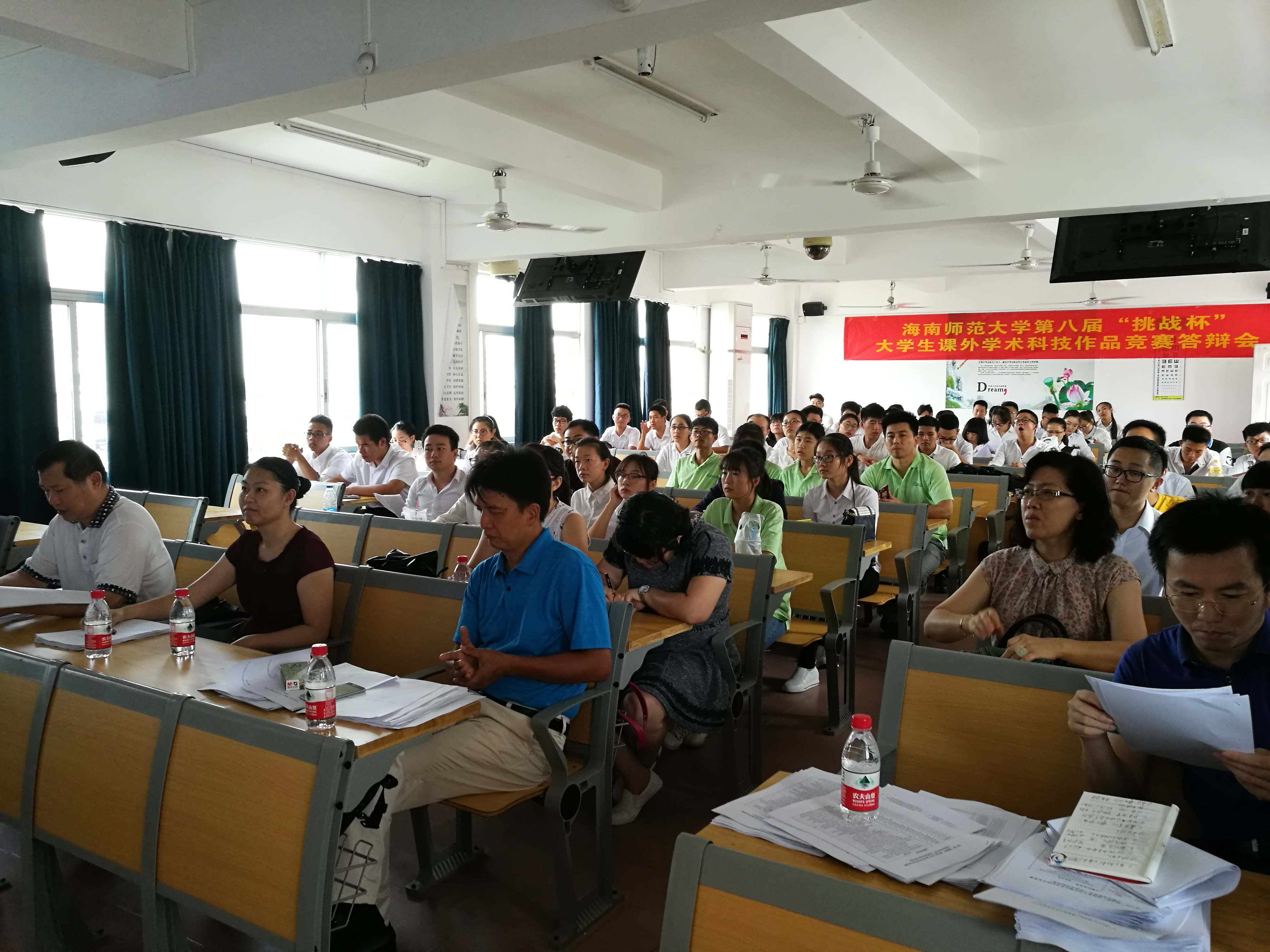 青年之声•我校团委举办“挑战杯”大学生课外学术科技作品竞赛答辩会