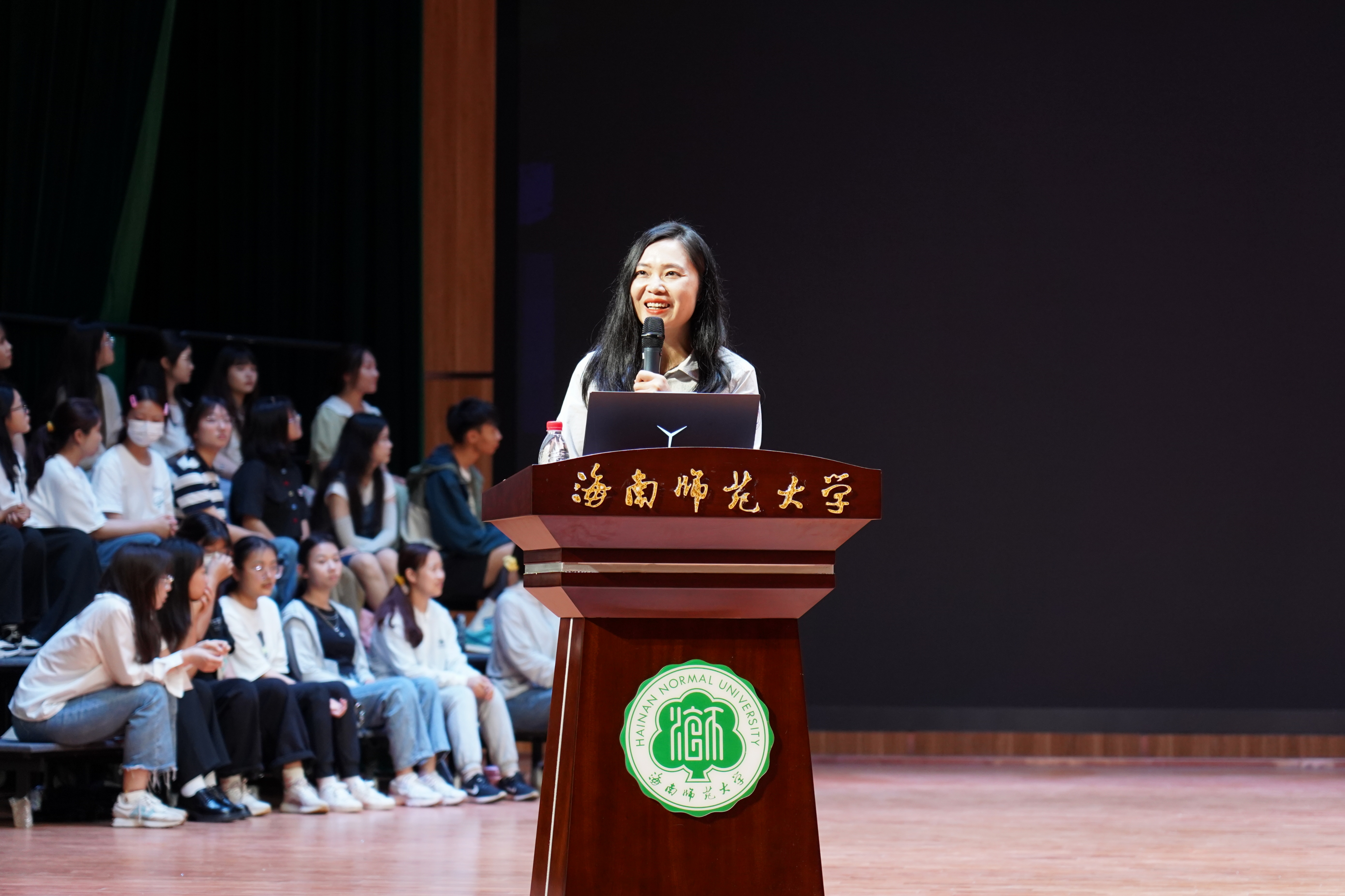首位“破冰入海”青年女科学家唐立梅为我校师生作主题报告