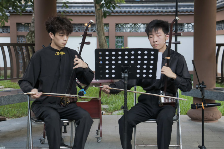 马智强、魏剑辉二胡演奏《烟花易冷》