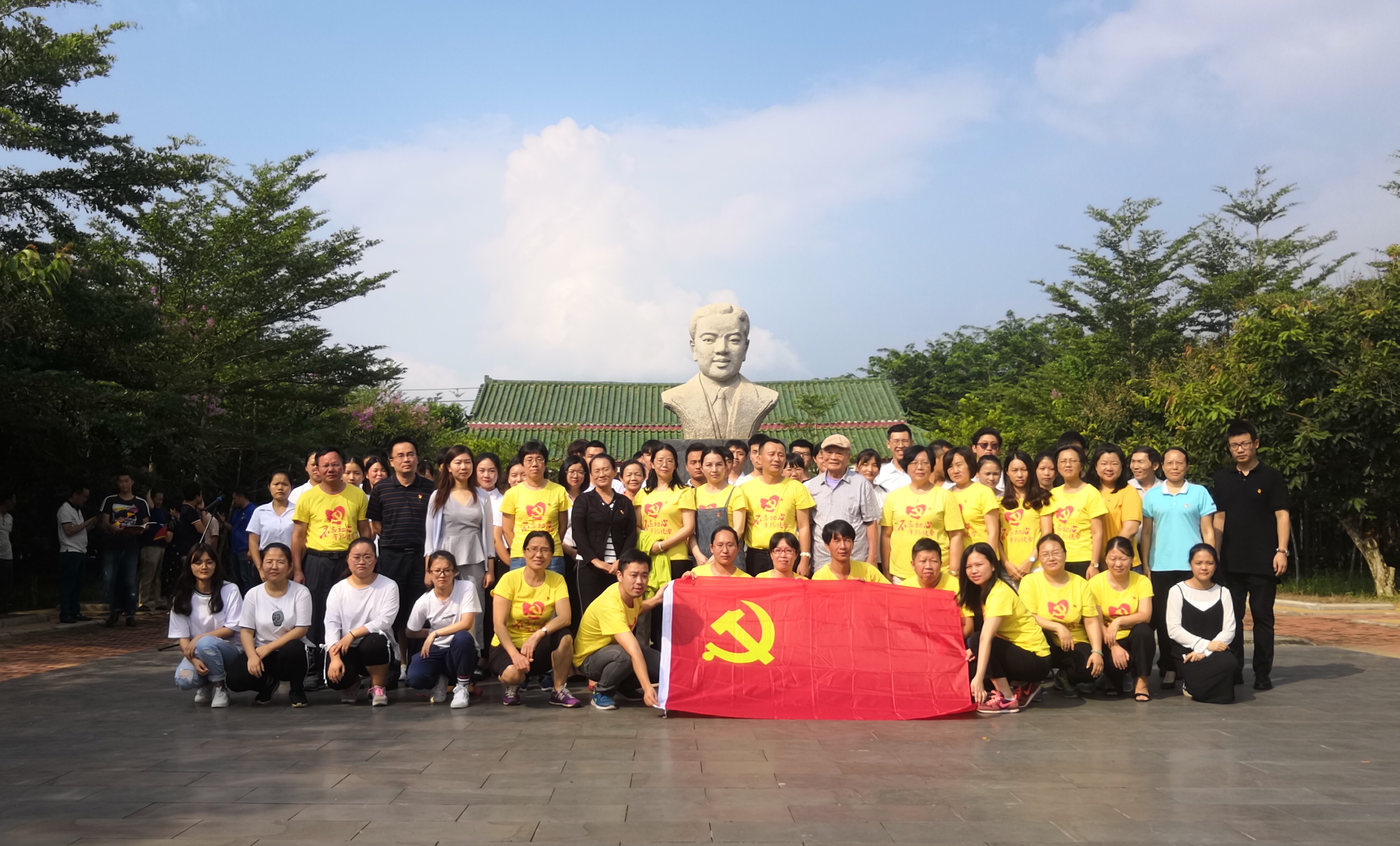青年之声·海师校团委组织开展烈士纪念日活动