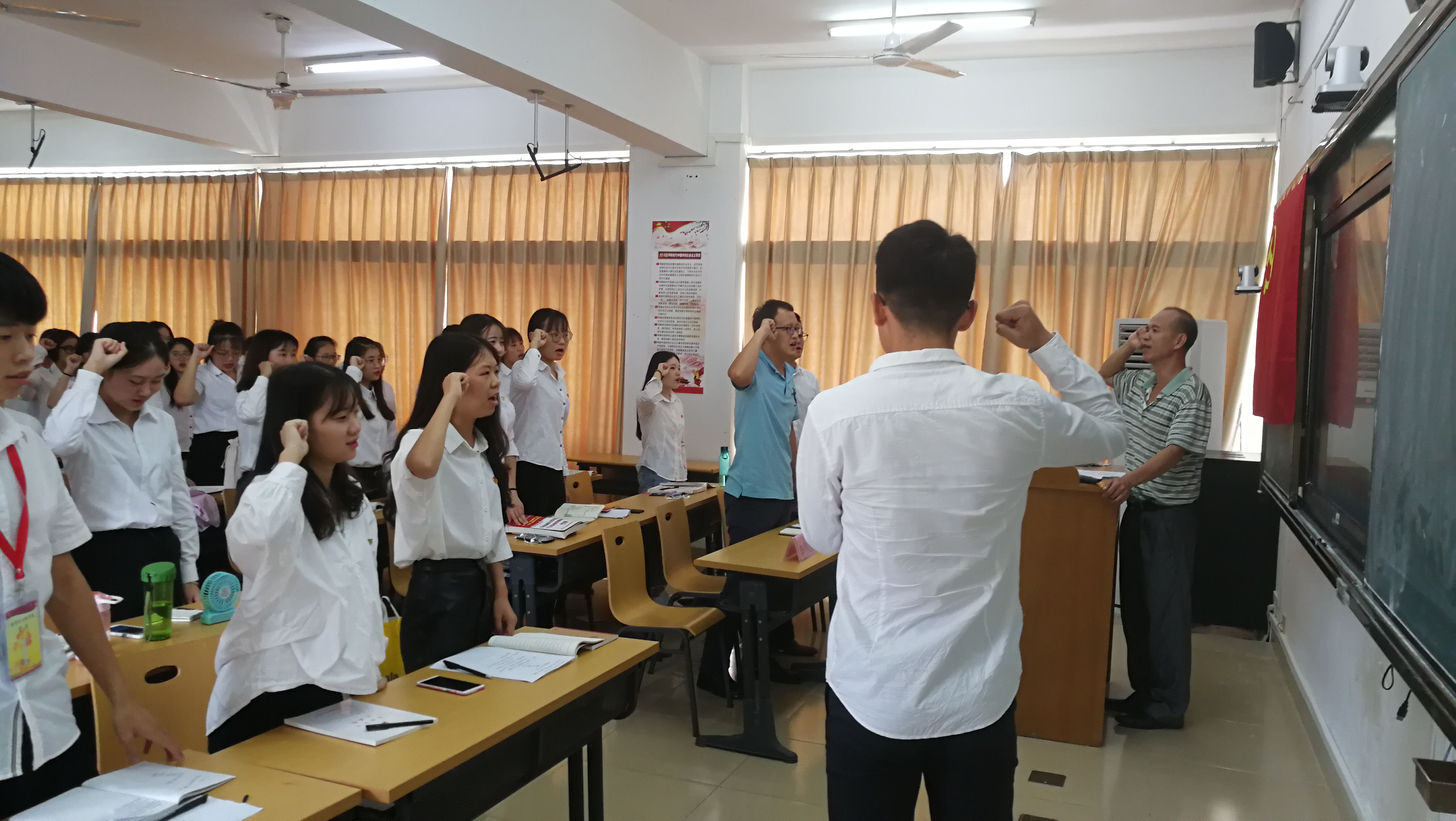 青年之声·海师校团委组织开展烈士纪念日活动